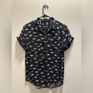 Wildfang Eye print button up size small
